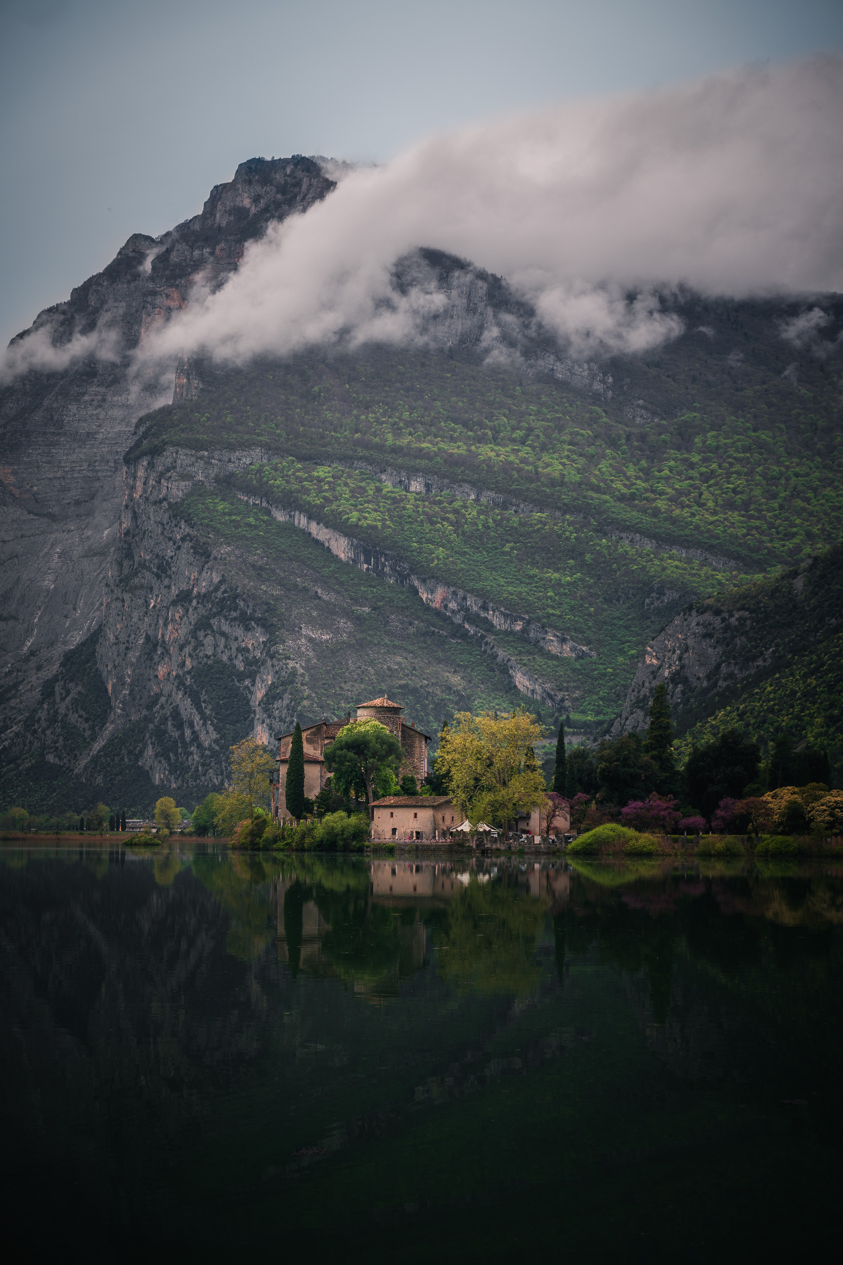 Bergsee im Herbst