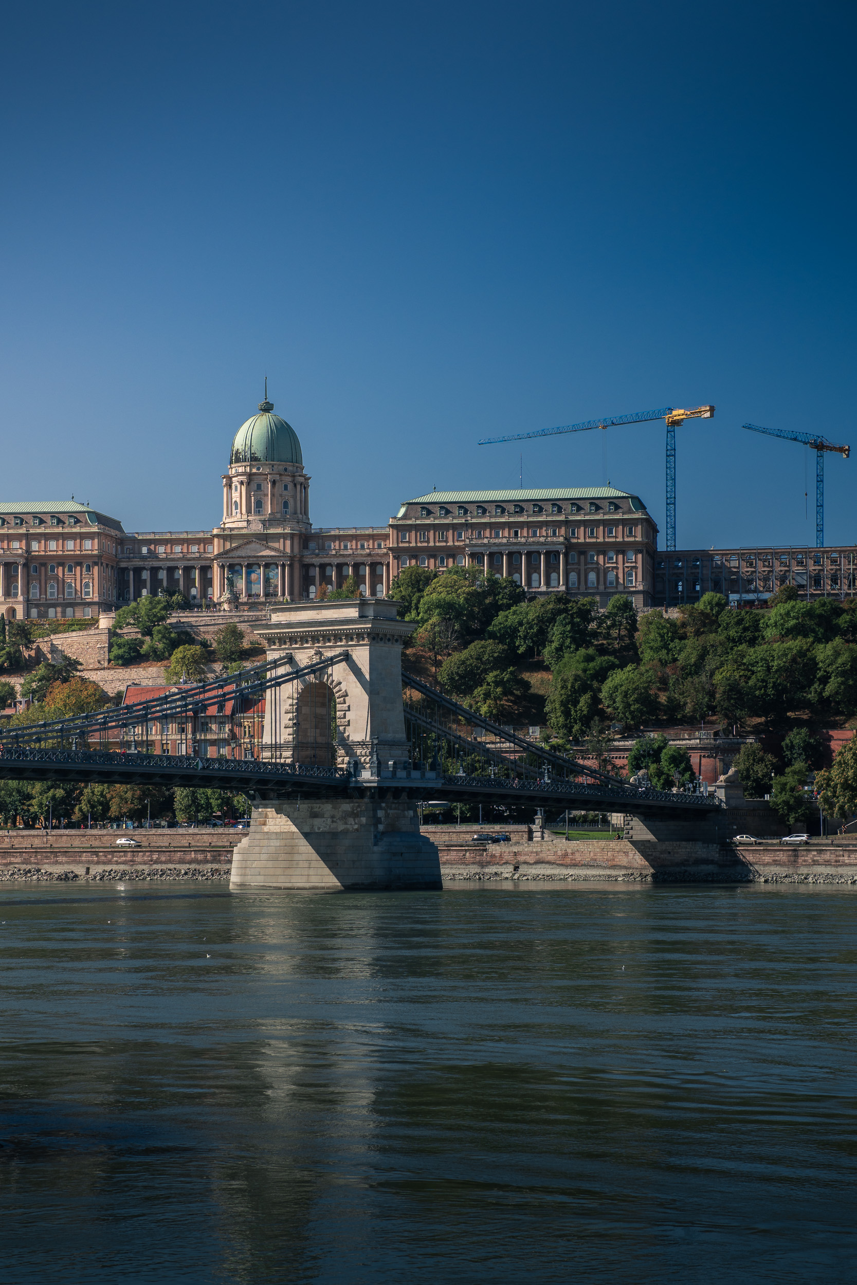 Brückenschlag an der Donau